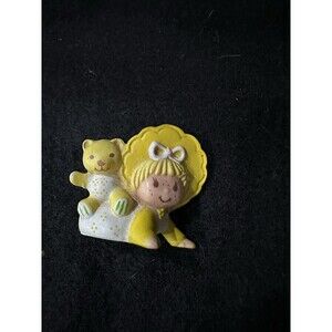 Kenner,  1982 Strawberry Shortcake Mini Figure, Butter Cookie W/ Jelly Bear 1”